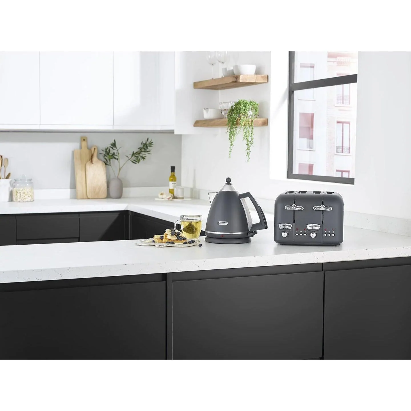 DeLonghi Argento Silva 1.7L 3000W Jug Kettle - Grey | KBX3016.GY - Image 5