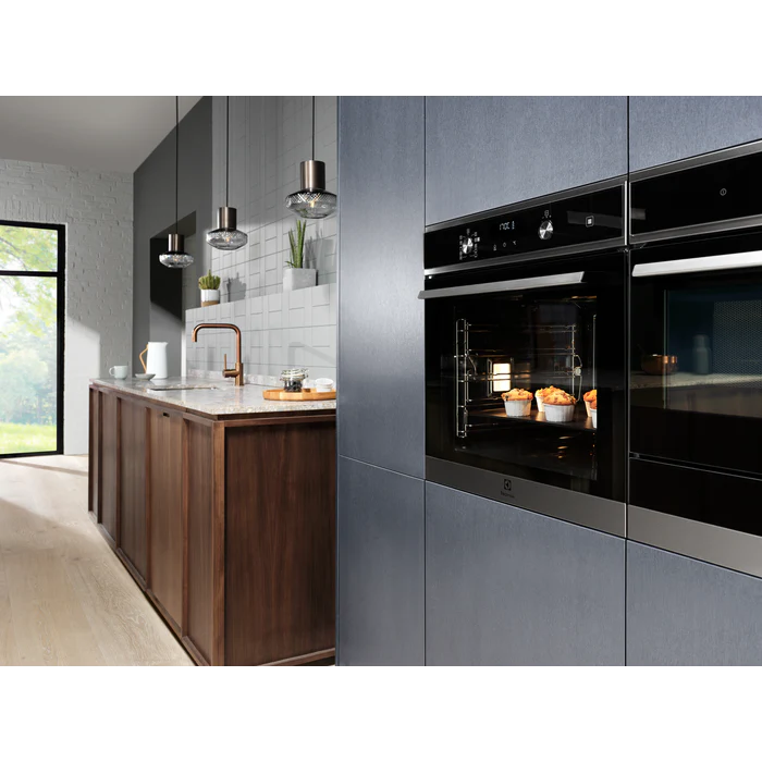 Electrolux 600 SteamBake 72L Built-In Multifunction Electric Single Oven - Black | EOD6C46K2 - Image 7