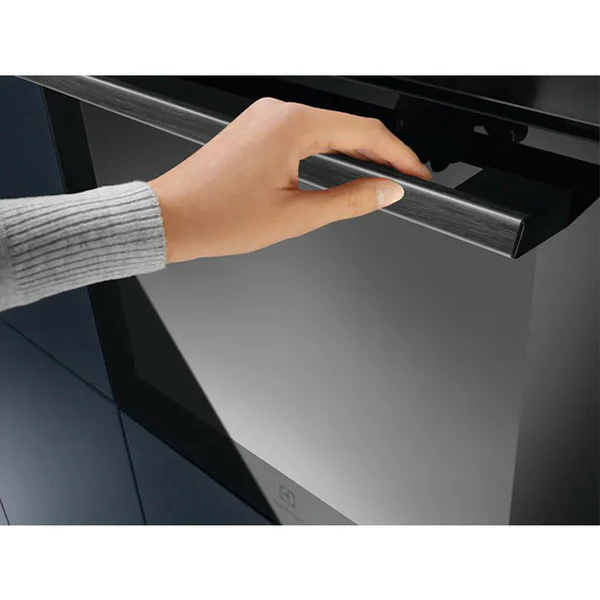 Electrolux 600 SteamBake 72L Built-In Multifunction Electric Single Oven - Stainless Steel | EOD6C46X2 - Image 3