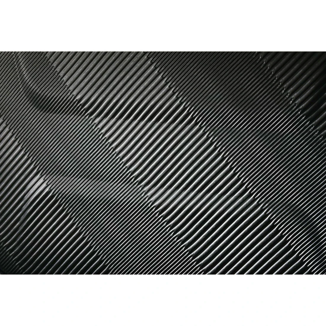Hama Protection Laptop Hardcase for 15.6" Laptops - Black | 472625 - Image 3