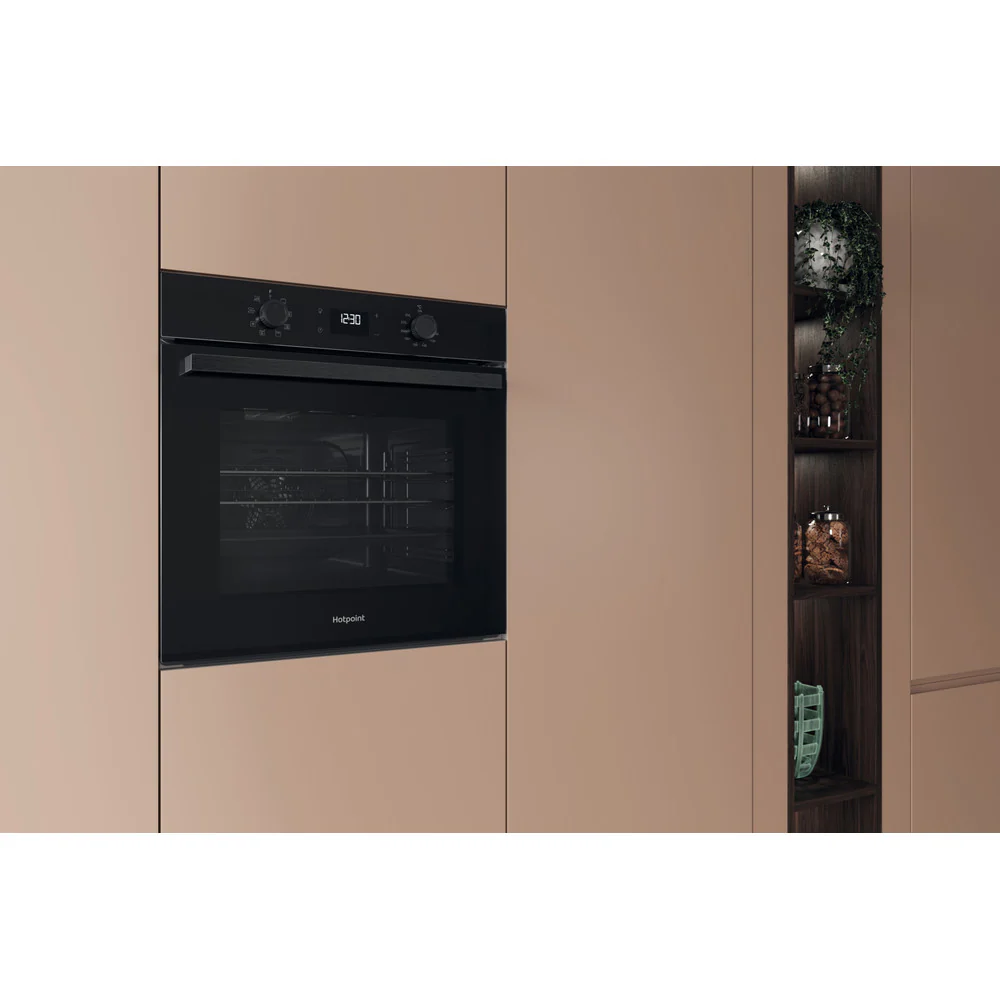Hotpoint 71L Built-In Multifunction Electric Single Oven - Black | HO3K55CBUK - Image 13
