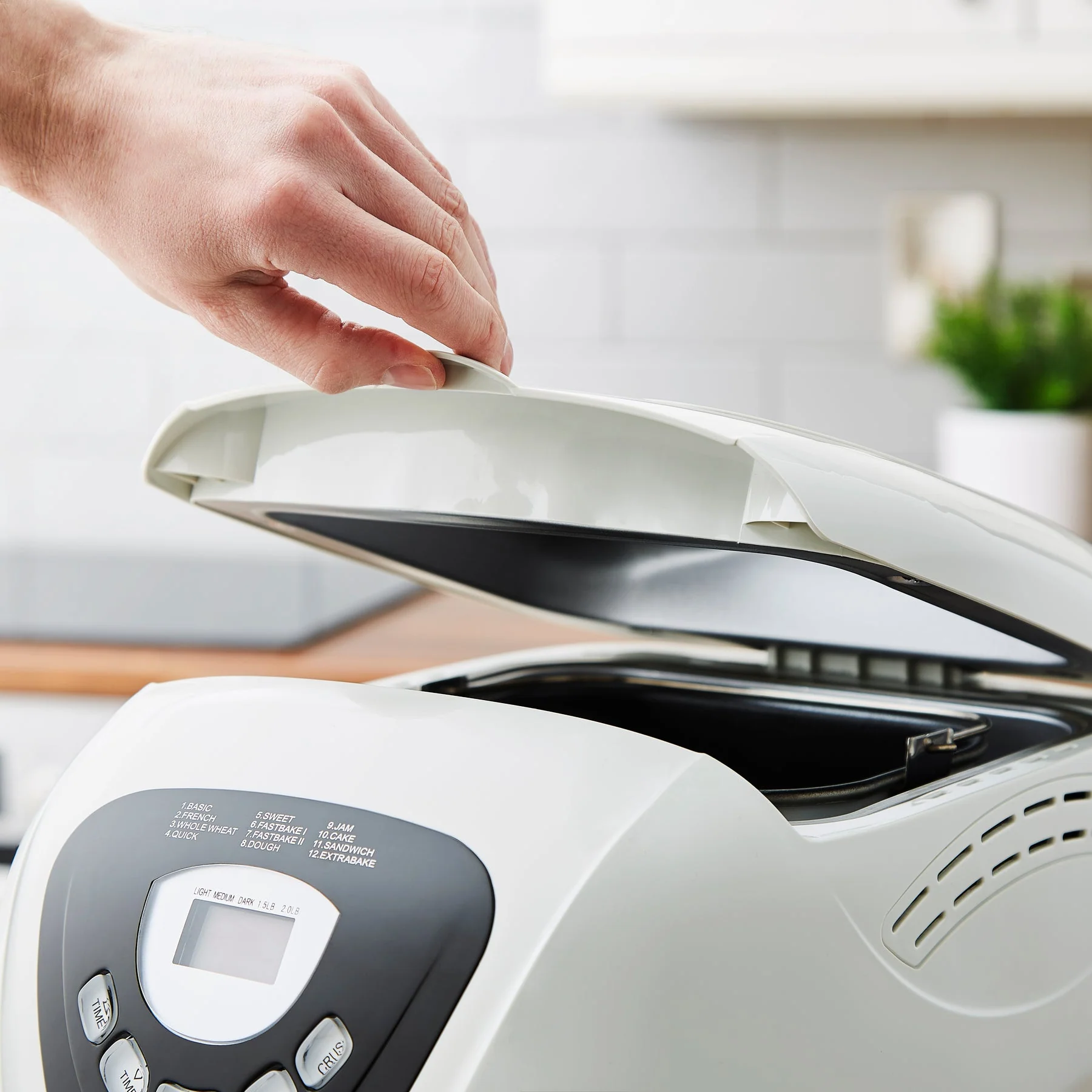 Morphy Richards Fastbake Breadmaker - White | 48281 - Image 10