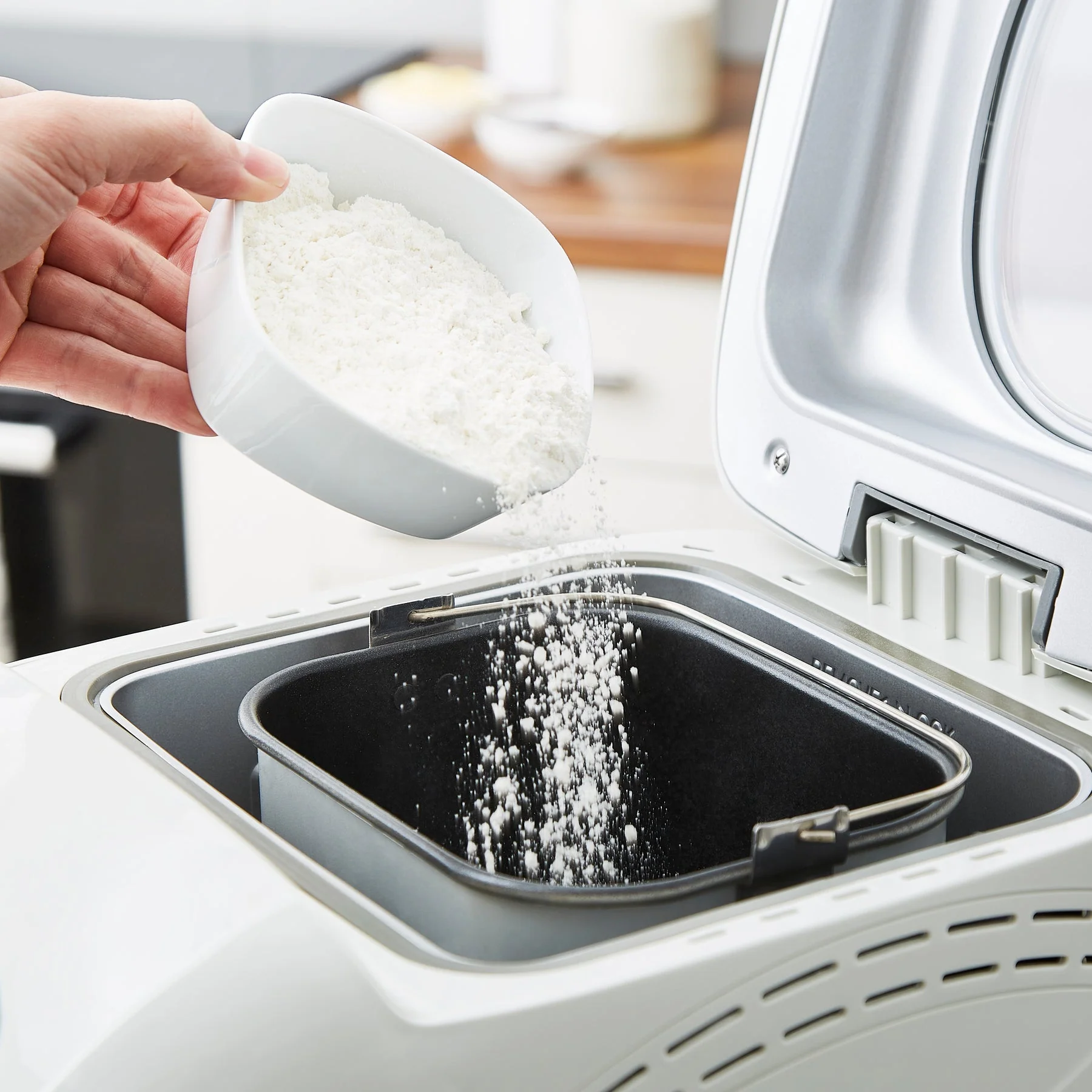 Morphy Richards Fastbake Breadmaker - White | 48281 - Image 11