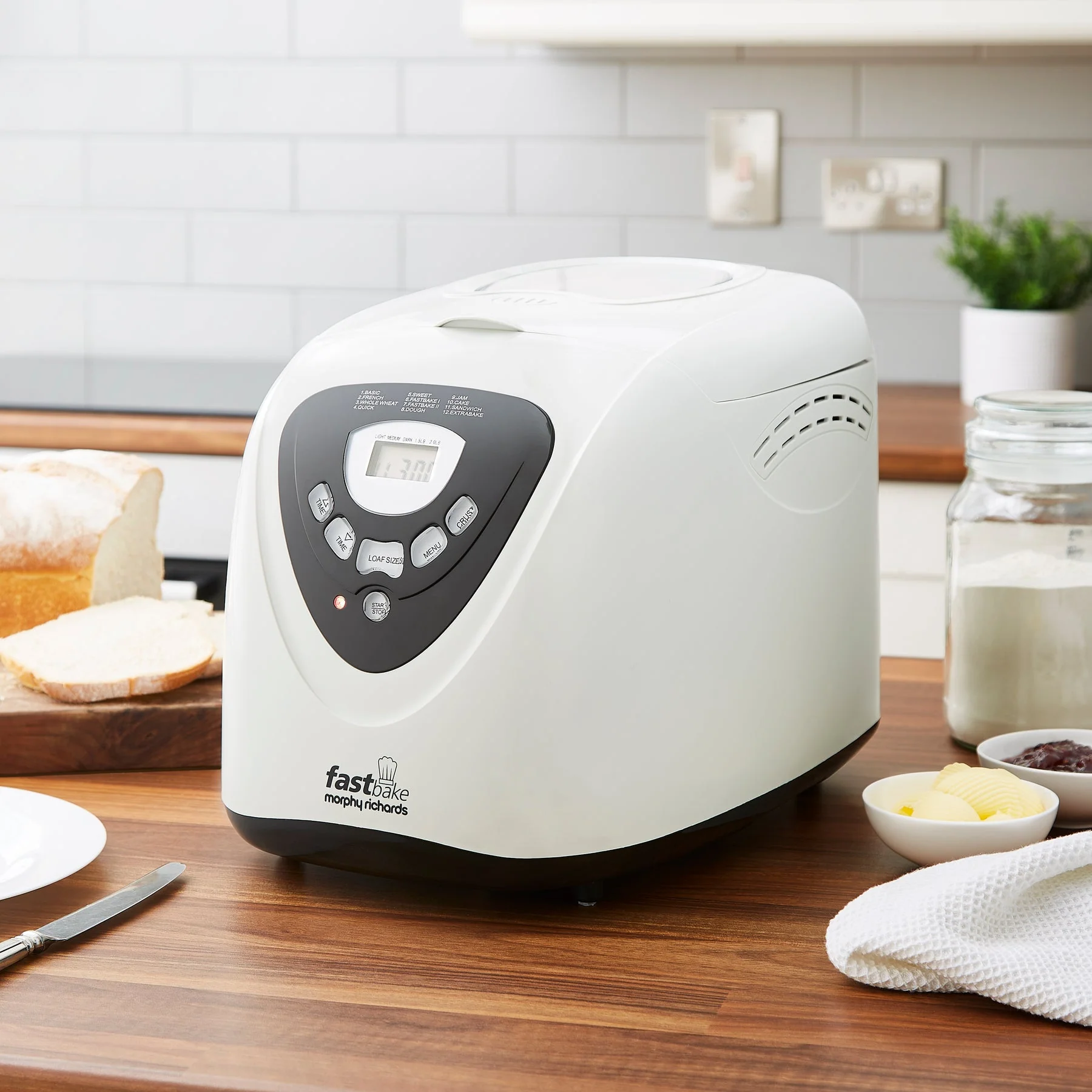 Morphy Richards Fastbake Breadmaker - White | 48281 - Image 4