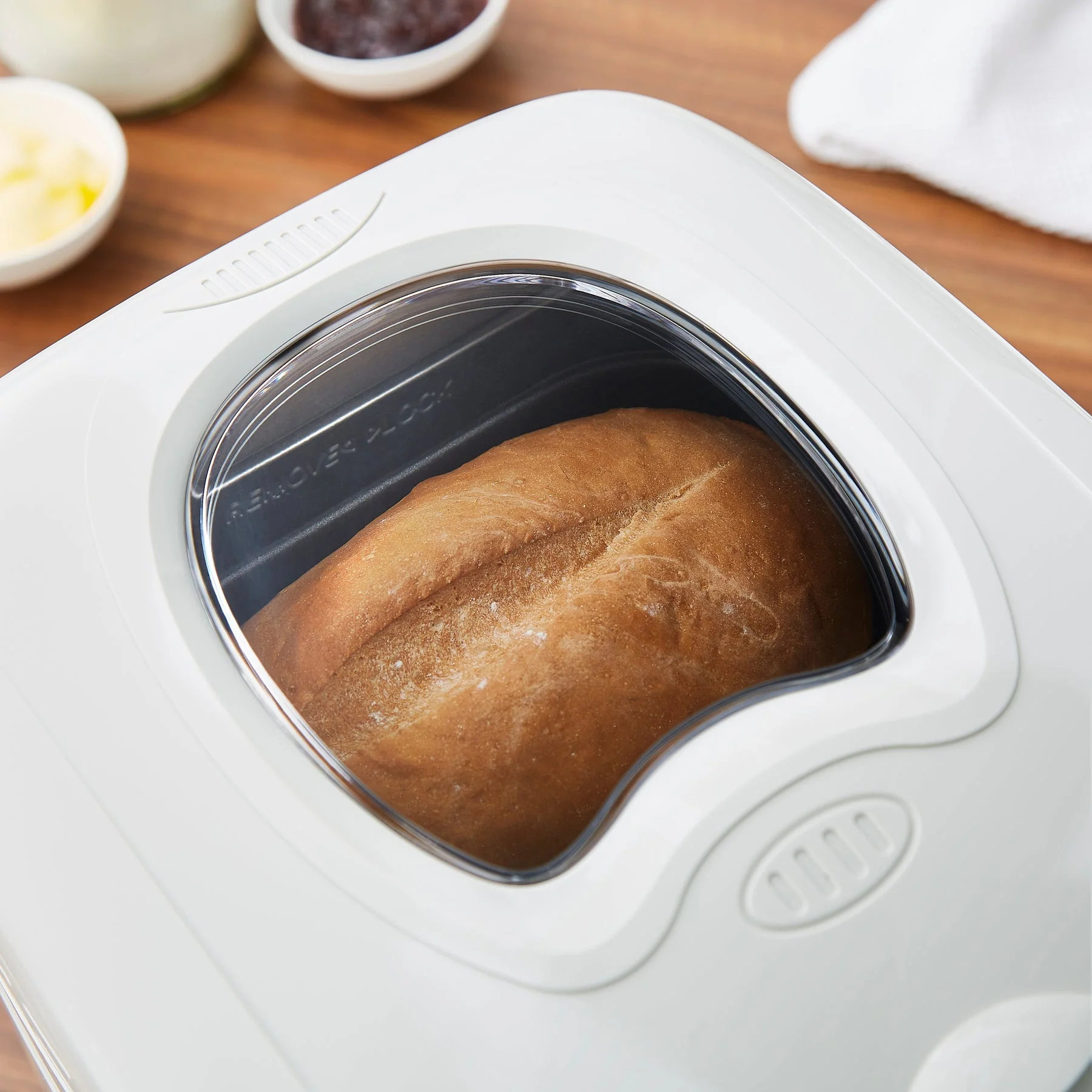 Morphy Richards Fastbake Breadmaker - White | 48281 - Image 8