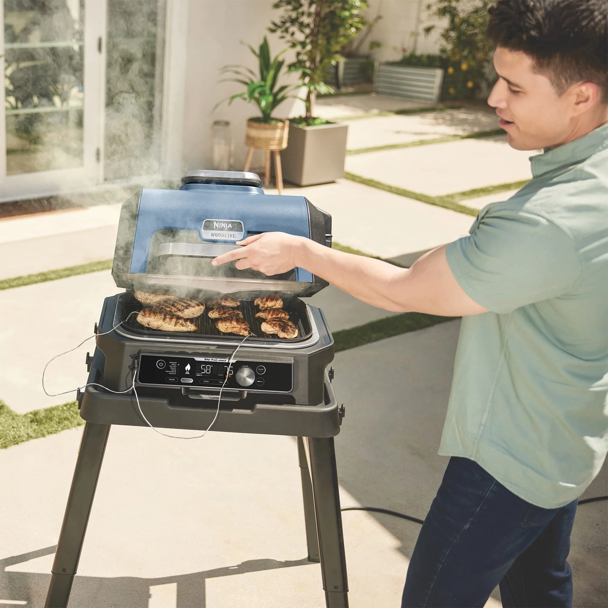 Ninja Woodfire Pro Connect XL Outdoor Electric BBQ Grill & Smoker - Black & Blue | OG901UK - Image 7