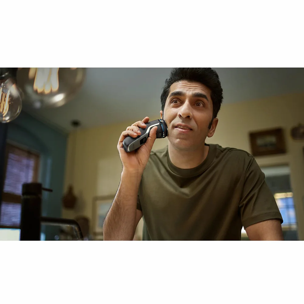 Philips Shaver 3000 Series Wet & Dry Electric Shaver - Bright Silver | S3143/00 - Image 4