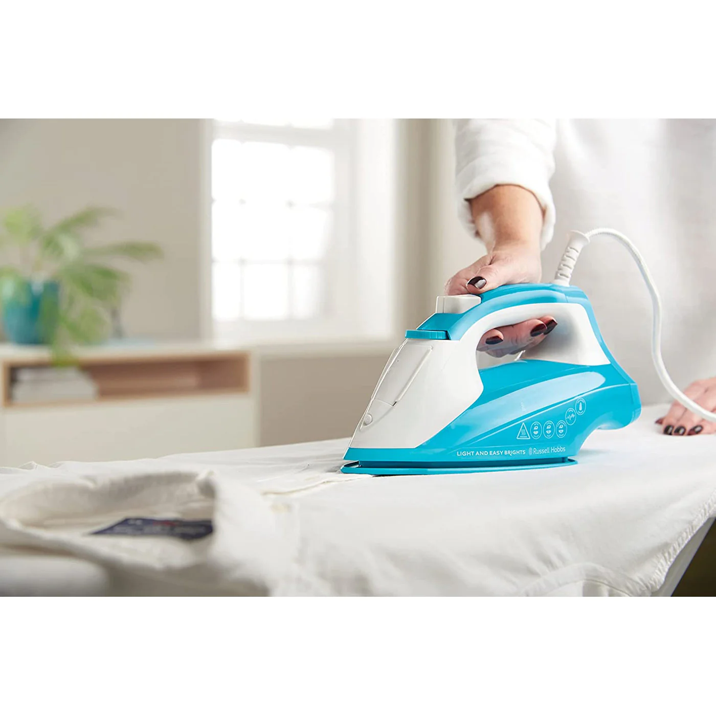 Russell Hobbs Light & Easy Brights Steam Iron - Blue | 26482 - Image 4