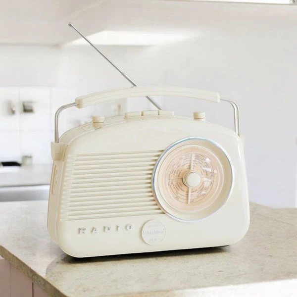 Steepletone Brighton FM/MW/LW Portable Retro Radio - Cream | BRIGHTONBGE - Image 4
