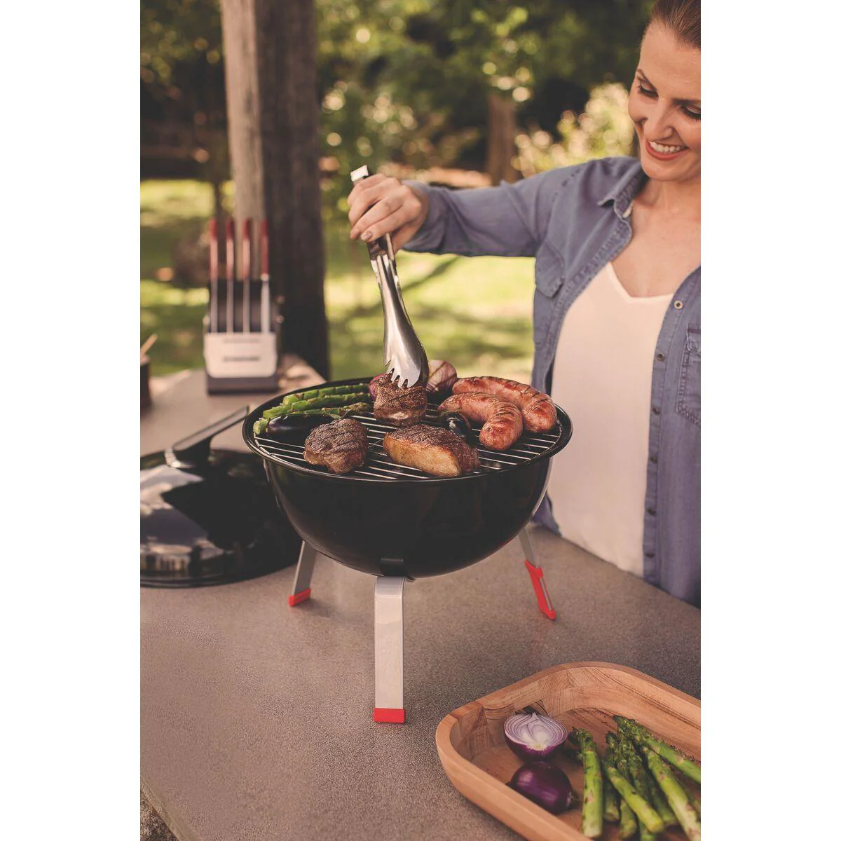 Tramontina TCP-320L Portable Charcoal Grill with Lid | 26500/003 - Image 5